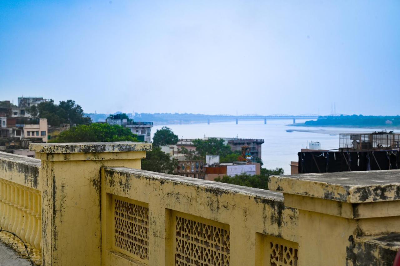 Ganga Darshanam Guesthouse At Dashashwamedh Ghat バラナシ エクステリア 写真